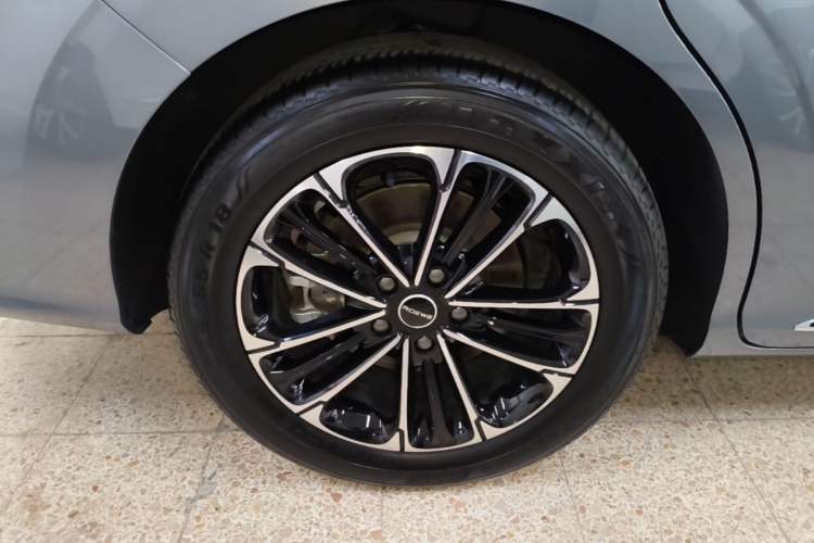 Used Roewe iMAX8 2023 400TGI Comfort Edition Right Rear Wheel Hub