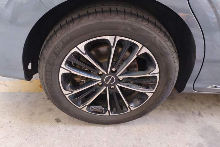 Used Roewe iMAX8 2023 400TGI Comfort Edition Right Rear Wheel Hub