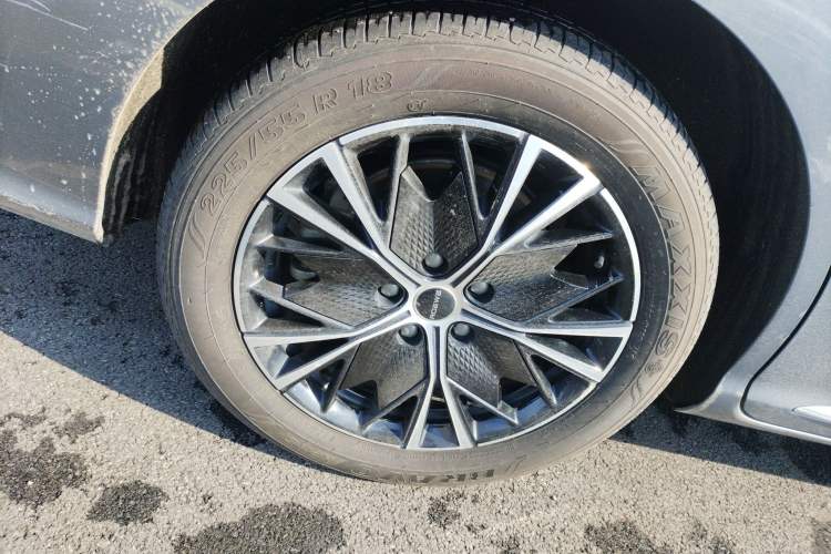 Used Roewe iMAX8 2023 400TGI Elite Edition Right Rear Wheel Hub