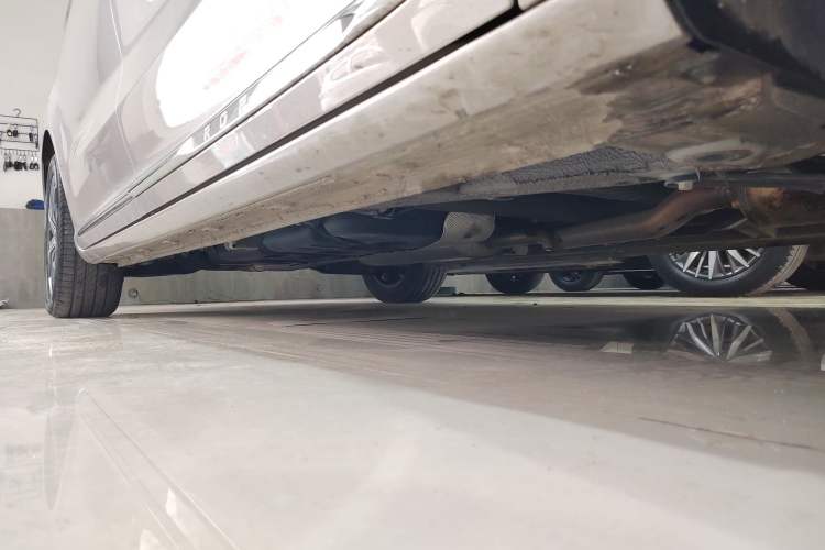Used Roewe iMAX8 2023 400TGI Comfort Edition Right Side Sill