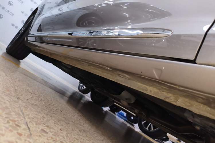 Used Roewe iMAX8 2023 400TGI Comfort Edition Right Side Sill