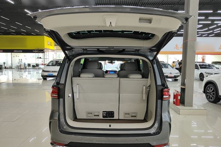 Used Roewe iMAX8 2023 400TGI Comfort Edition Trunk