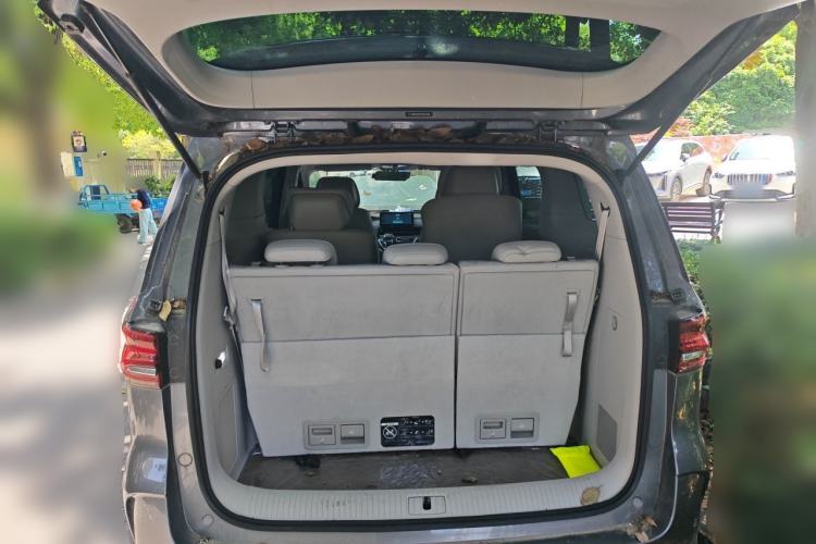 Used Roewe iMAX8 2023 400TGI Comfort Edition Trunk