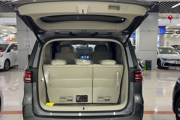 Used Roewe iMAX8 2023 400TGI Comfort Edition Trunk
