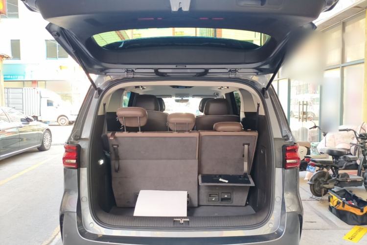 Used Roewe iMAX8 2023 400TGI Comfort Edition Trunk