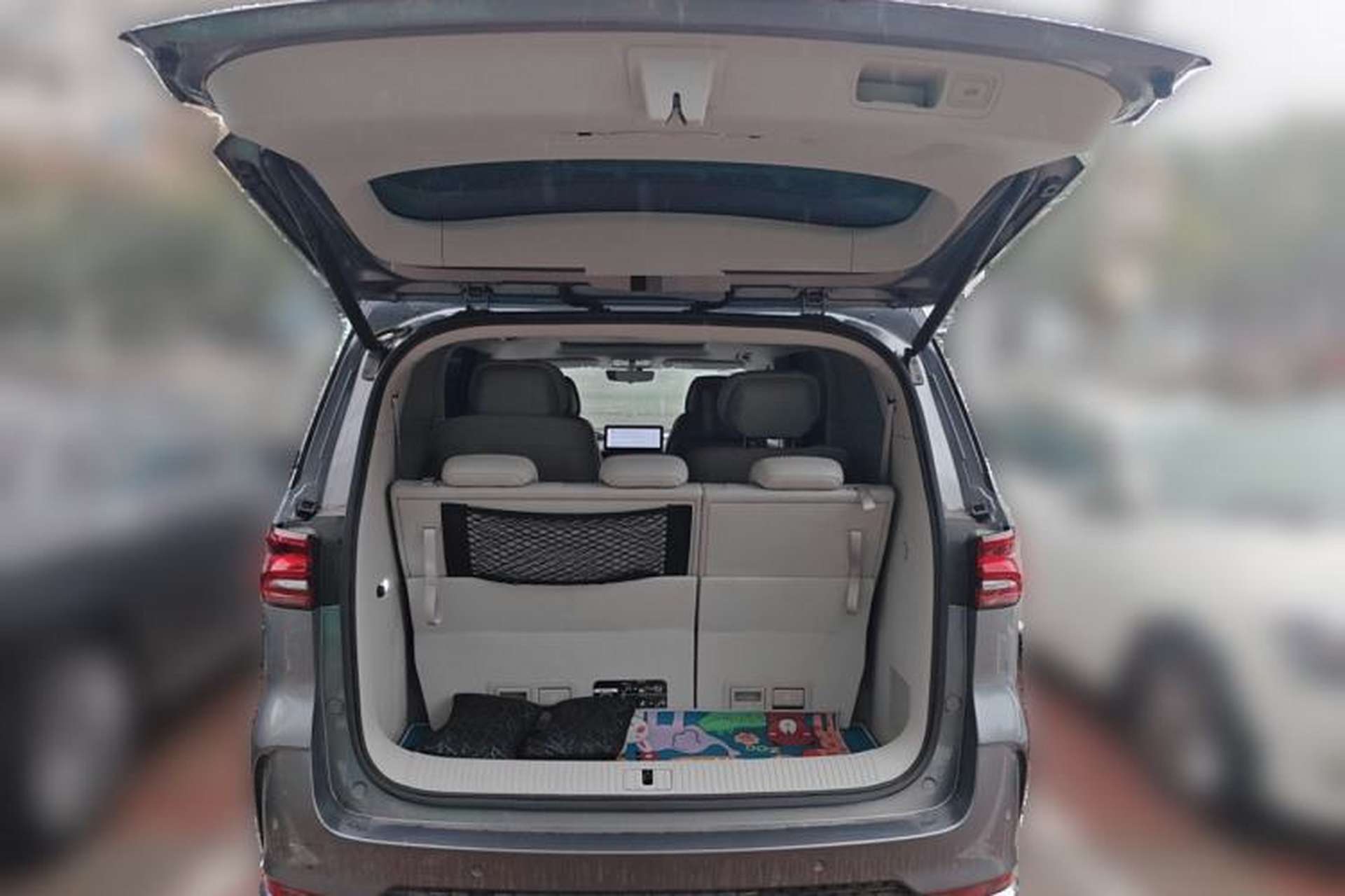 Used Roewe iMAX8 2023 400TGI Comfort Edition Trunk