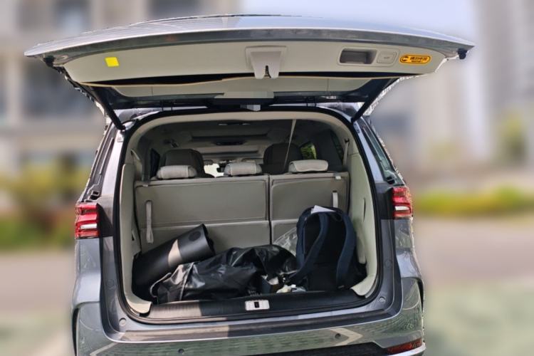 Used Roewe iMAX8 2023 400TGI Comfort Edition Trunk