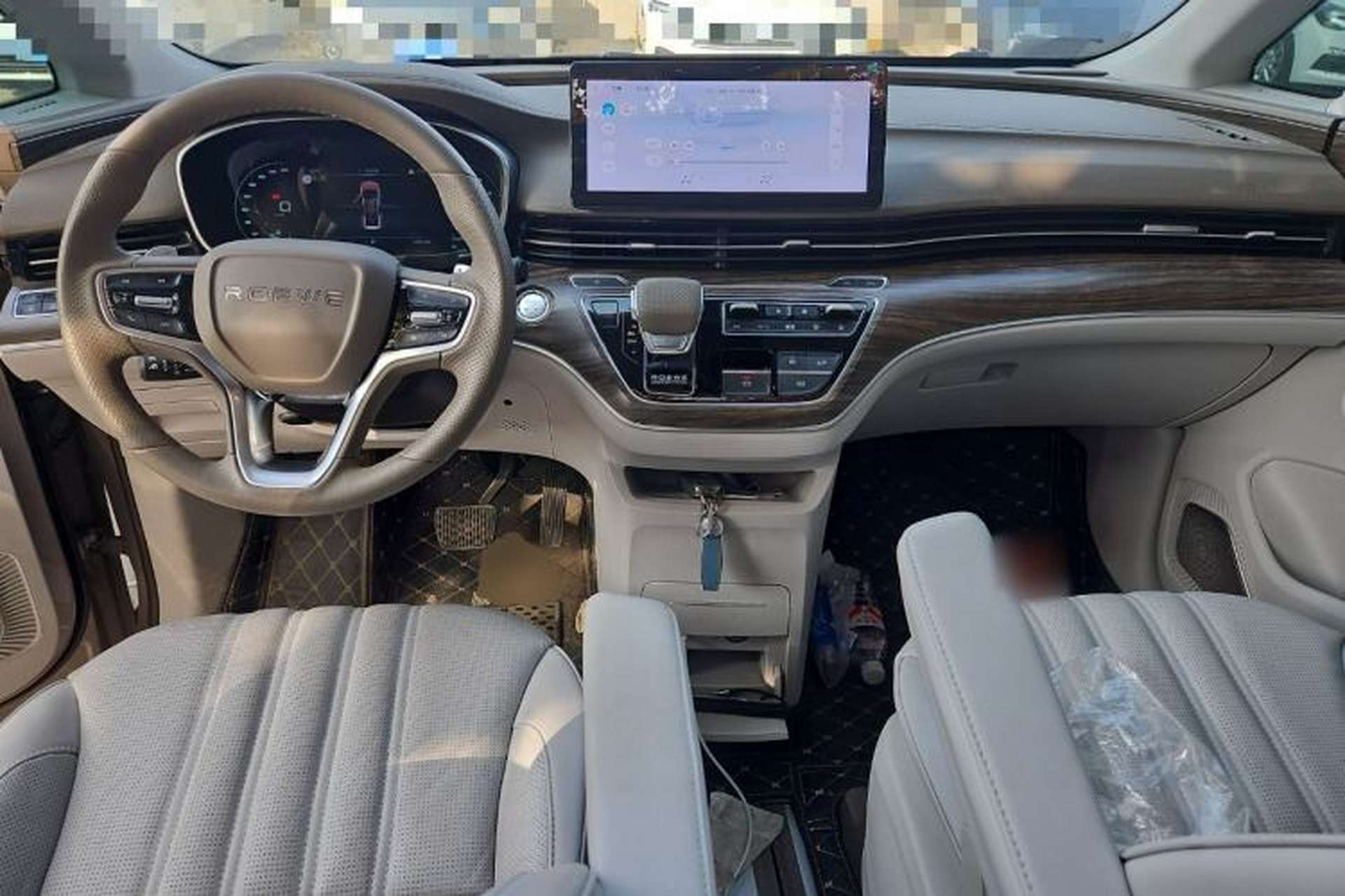 Used Roewe iMAX8 2023 400TGI Comfort Edition Center Console
