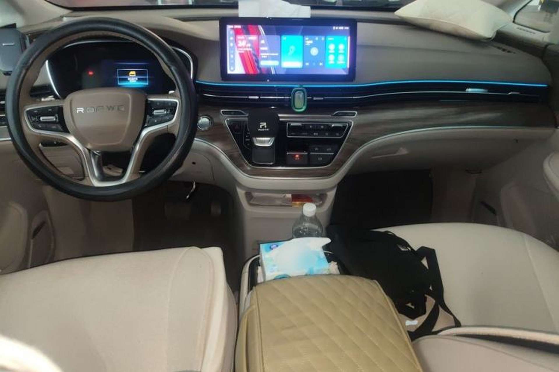 Used Roewe iMAX8 2023 400TGI Comfort Edition Center Console