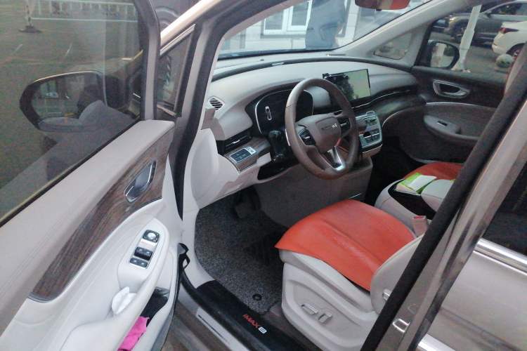 Used Roewe iMAX8 2023 400TGI Elite Edition Driver Seat