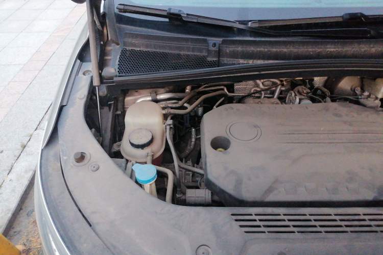 Used Roewe iMAX8 2023 400TGI Elite Edition Engine Bay Right