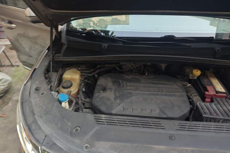 Used Roewe iMAX8 2023 400TGI Comfort Edition Engine Bay Right