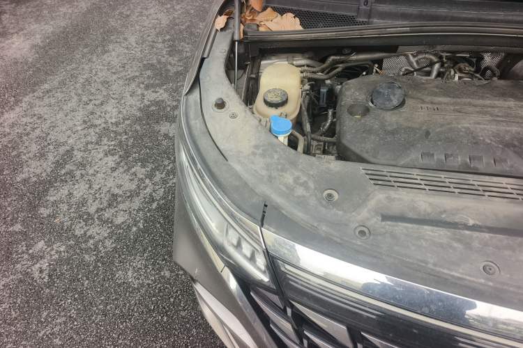 Used Roewe iMAX8 2023 400TGI Comfort Edition Engine Bay Right