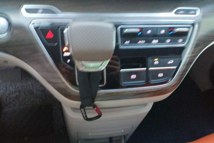 Used Roewe iMAX8 2023 400TGI Elite Edition Gear Lever