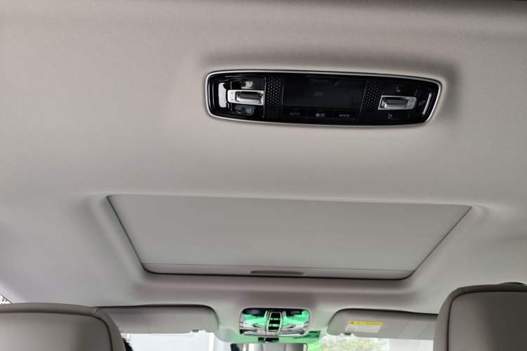 Used Roewe iMAX8 2023 400TGI Comfort Edition Headliner