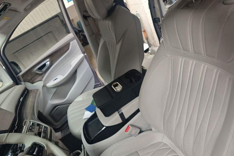 Used Roewe iMAX8 2023 400TGI Comfort Edition Left Front Seat