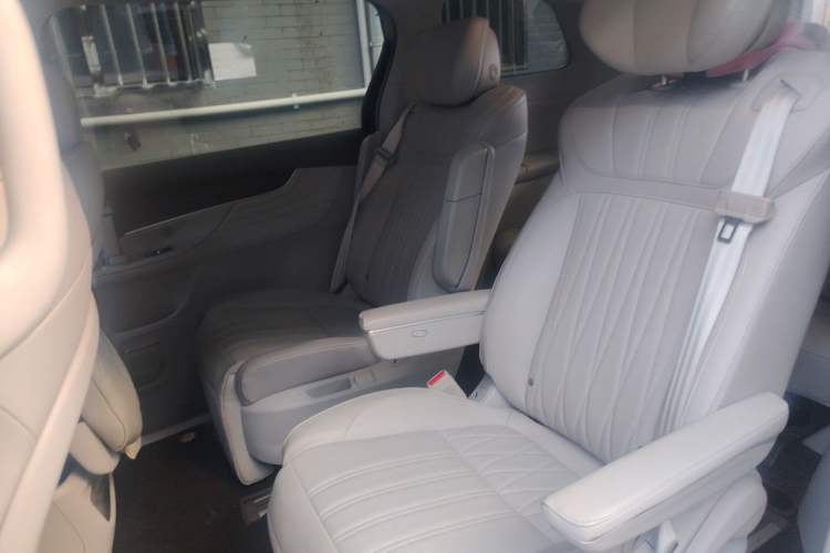 Used Roewe iMAX8 2023 400TGI Elite Edition Left Rear Seat