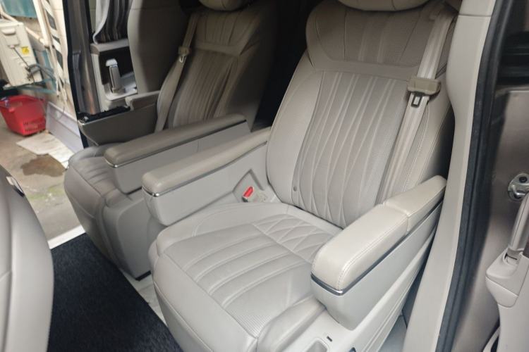 Used Roewe iMAX8 2023 400TGI Comfort Edition Left Rear Seat