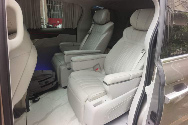 Used Roewe iMAX8 2023 400TGI Comfort Edition Left Rear Seat