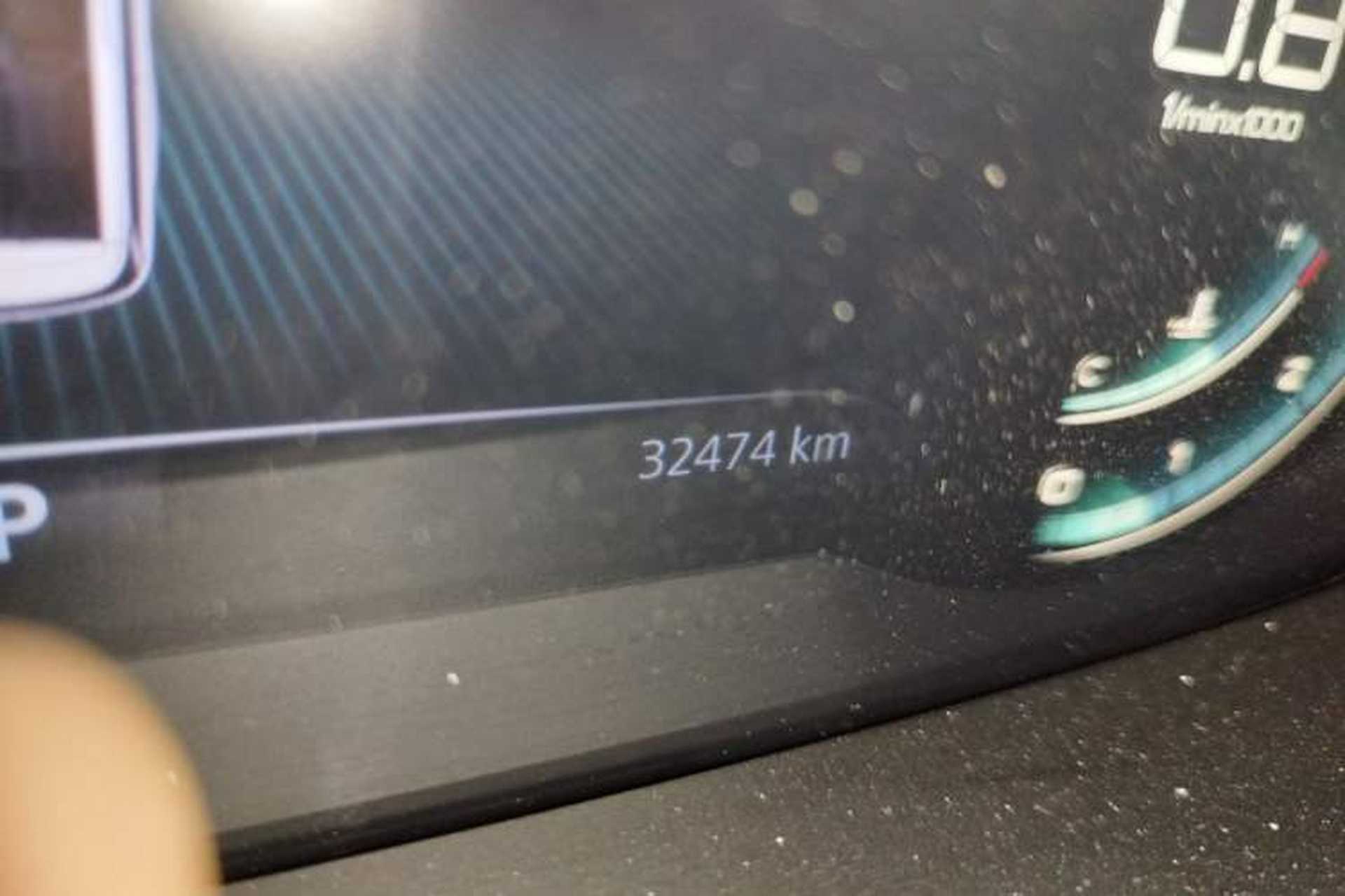 Used Roewe iMAX8 2023 400TGI Comfort Edition Odometer Close Up