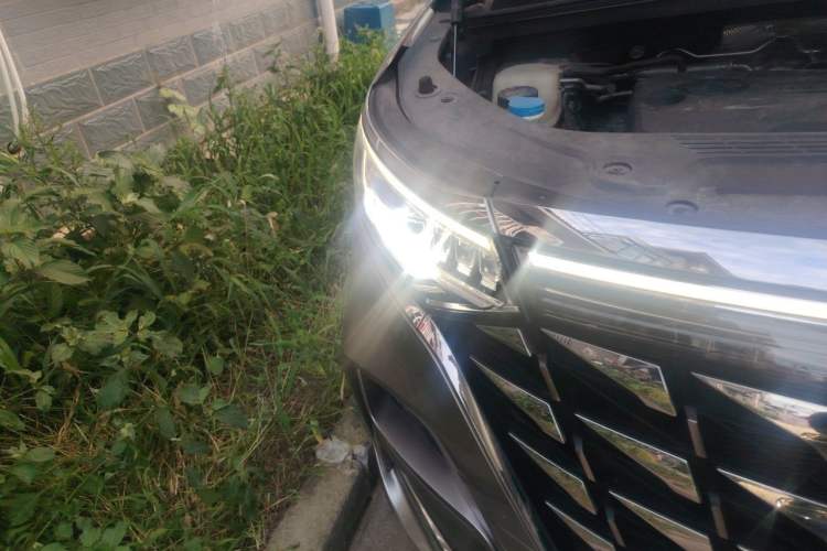 Used Roewe iMAX8 2023 400TGI Elite Edition Right Front Headlight