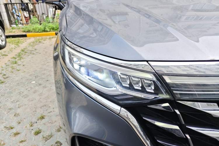 Used Roewe iMAX8 2023 400TGI Comfort Edition Right Front Headlight