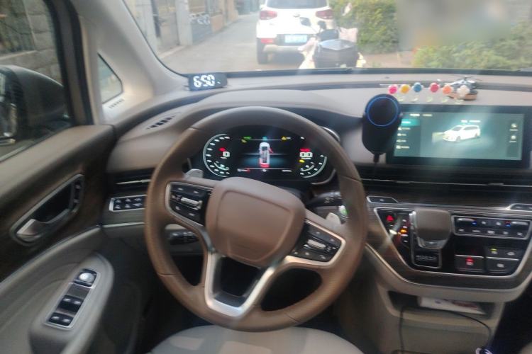 Used Roewe iMAX8 2023 400TGI Elite Edition Steering Wheel