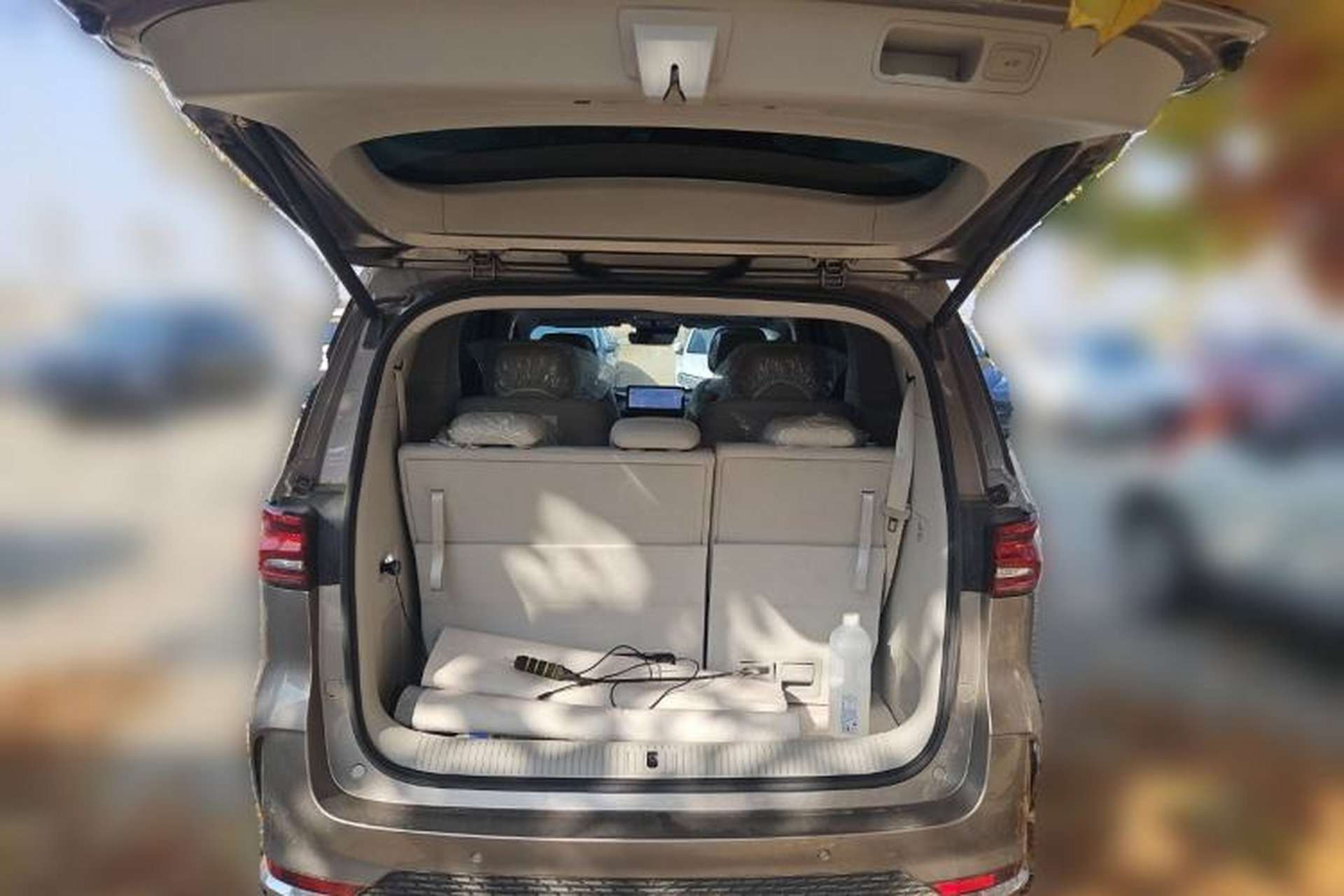 Used Roewe iMAX8 2023 400TGI Comfort Edition Trunk