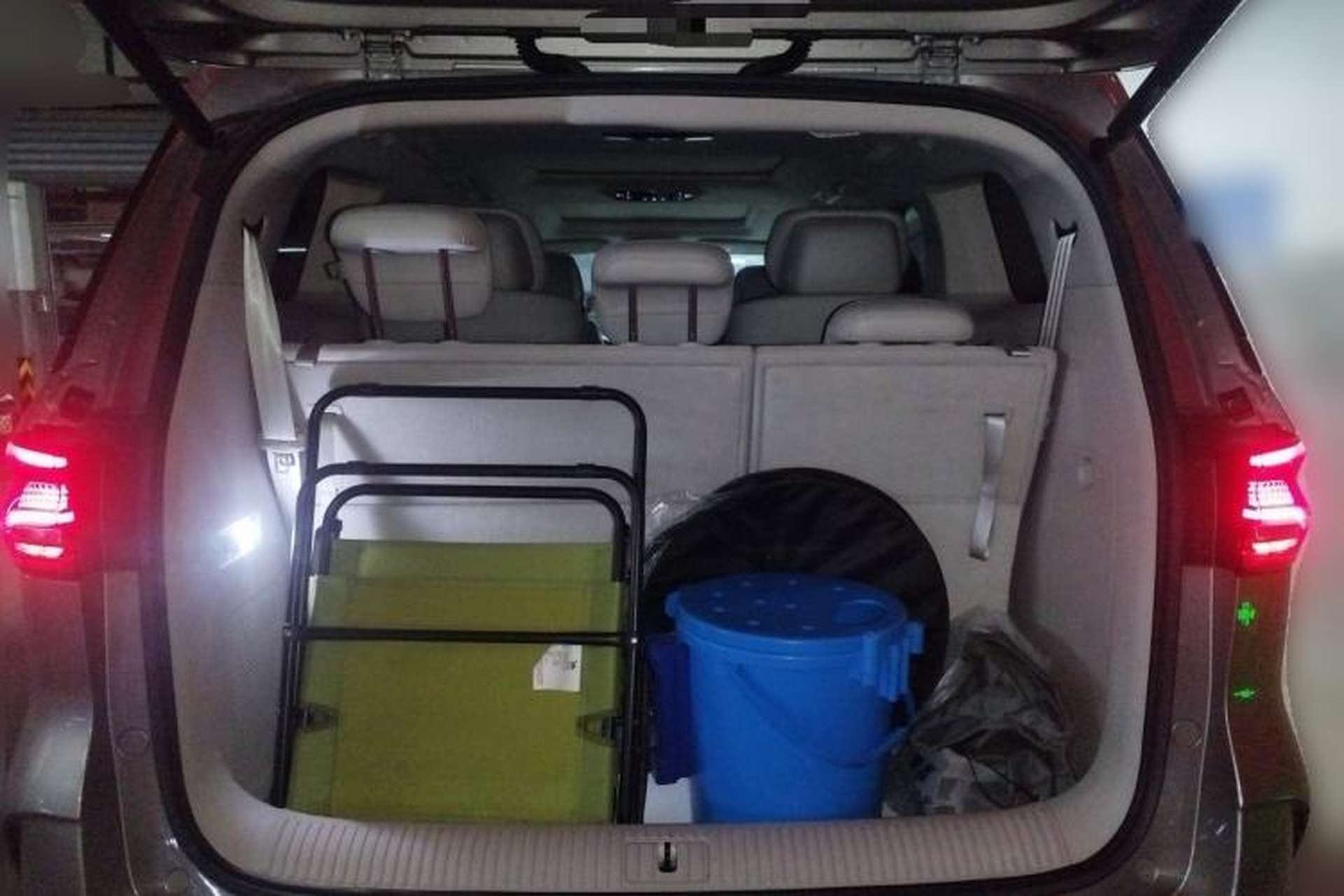 Used Roewe iMAX8 2023 400TGI Comfort Edition Trunk