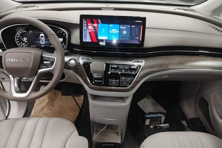 Used Roewe iMAX8 2023 400TGI Comfort Edition Audio And AC Panel