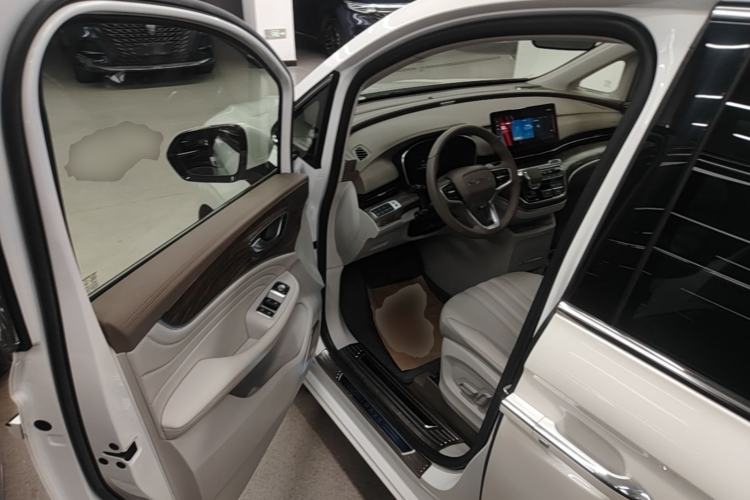 Used Roewe iMAX8 2023 400TGI Comfort Edition Driver Seat