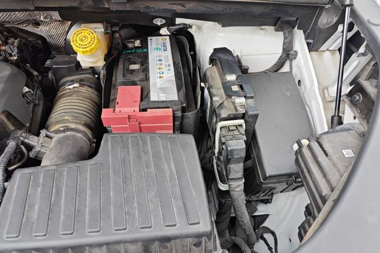 Used Roewe iMAX8 2023 400TGI Comfort Edition Engine Bay Left