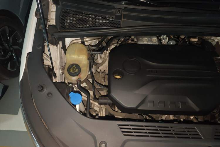 Used Roewe iMAX8 2023 400TGI Comfort Edition Engine Bay Right