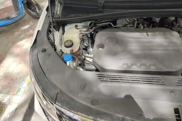 Used Roewe iMAX8 2023 400TGI Comfort Edition Engine Bay Right