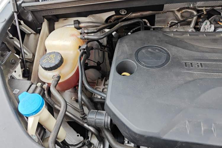 Used Roewe iMAX8 2023 400TGI Comfort Edition Engine Bay Right
