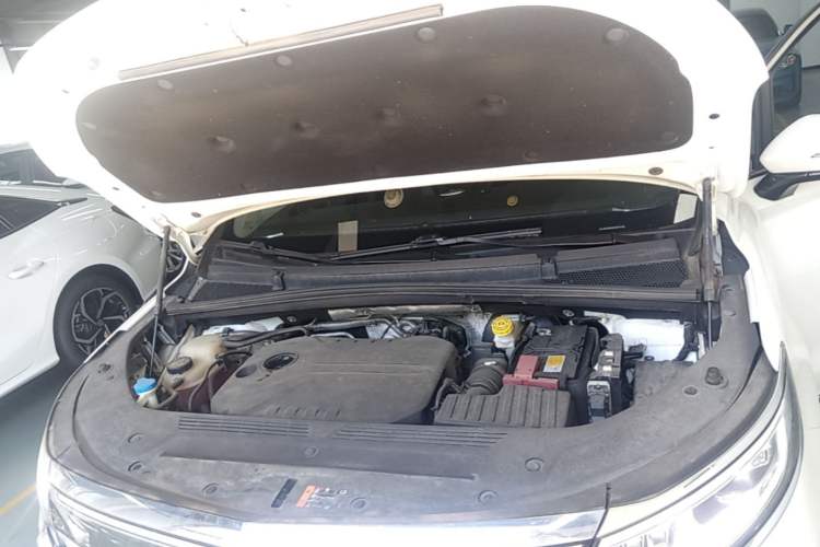 Used Roewe iMAX8 2023 400TGI Comfort Edition Engine Bay