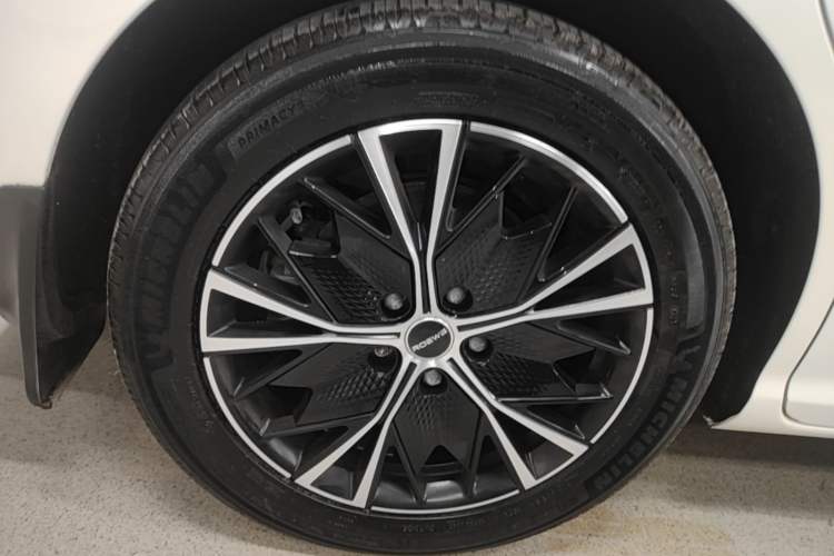 Used Roewe iMAX8 2023 400TGI Comfort Edition Exterior 5
