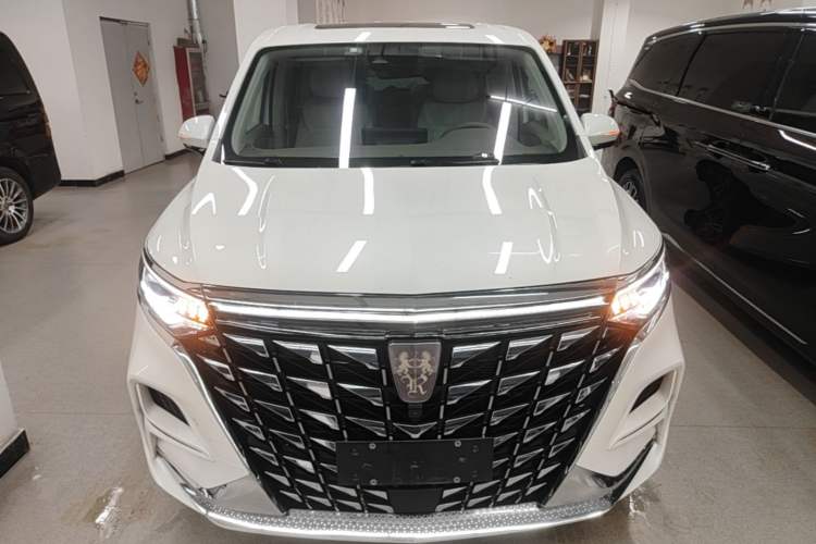 Used Roewe iMAX8 2023 400TGI Comfort Edition Front