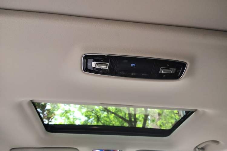 Used Roewe iMAX8 2023 400TGI Comfort Edition Headliner