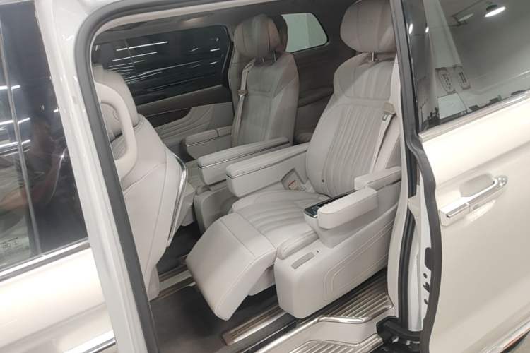Used Roewe iMAX8 2023 400TGI Comfort Edition Left Rear Seat