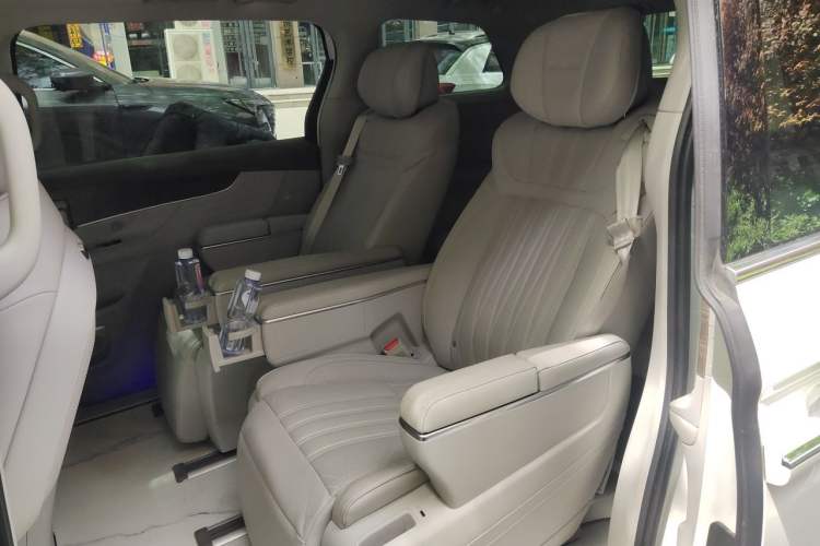 Used Roewe iMAX8 2023 400TGI Comfort Edition Left Rear Seat