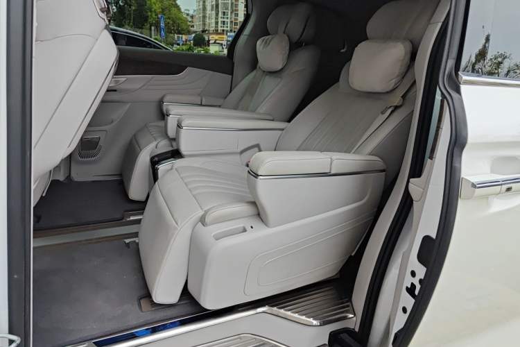 Used Roewe iMAX8 2023 400TGI Comfort Edition Left Rear Seat