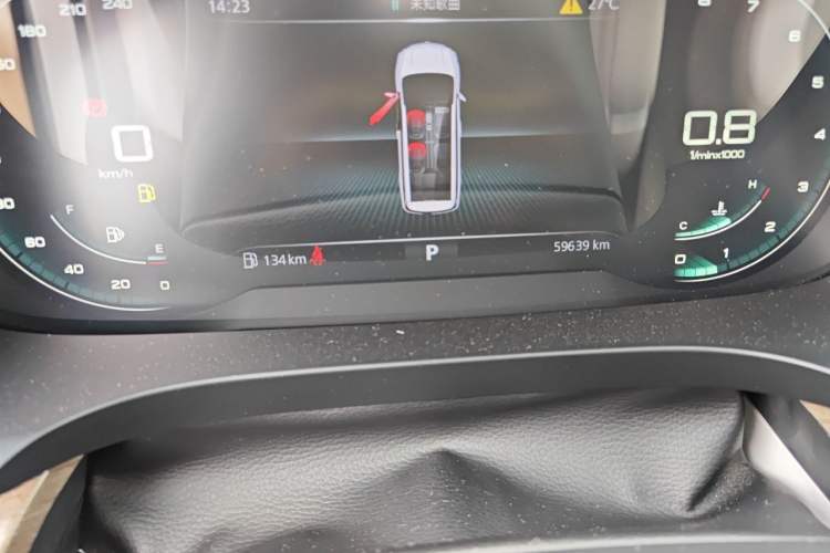 Used Roewe iMAX8 2023 400TGI Comfort Edition Odometer Close Up