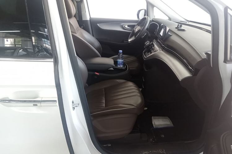 Used Roewe iMAX8 2023 400TGI Comfort Edition Right Front Seat