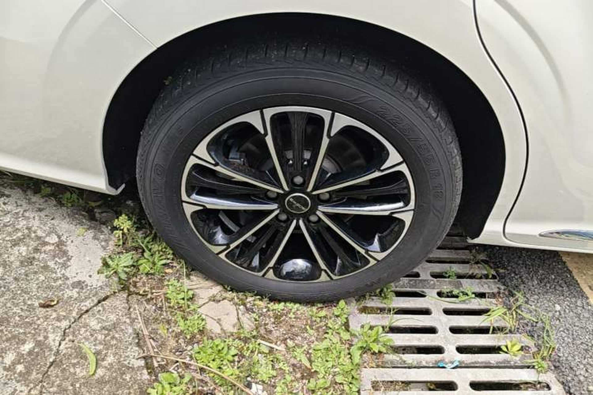 Used Roewe iMAX8 2023 400TGI Comfort Edition Right Rear Wheel Hub