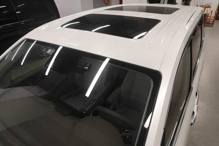 Used Roewe iMAX8 2023 400TGI Comfort Edition Roof