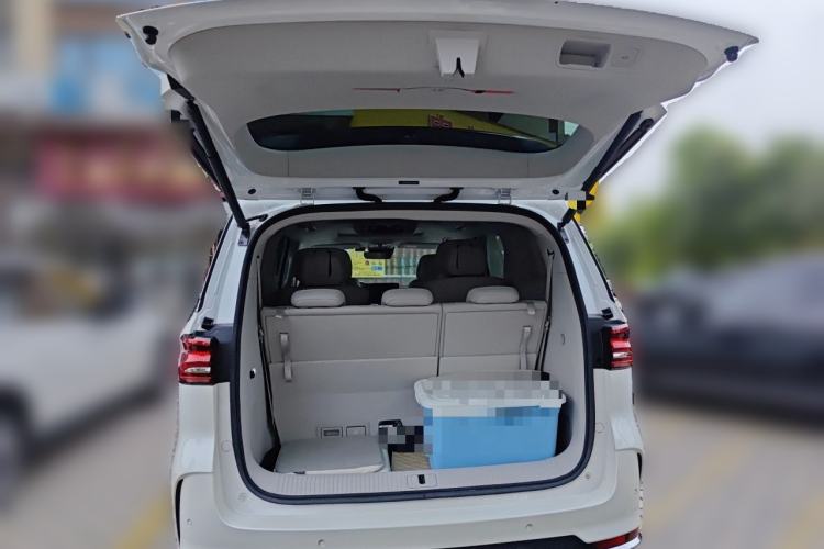 Used Roewe iMAX8 2023 400TGI Comfort Edition Trunk
