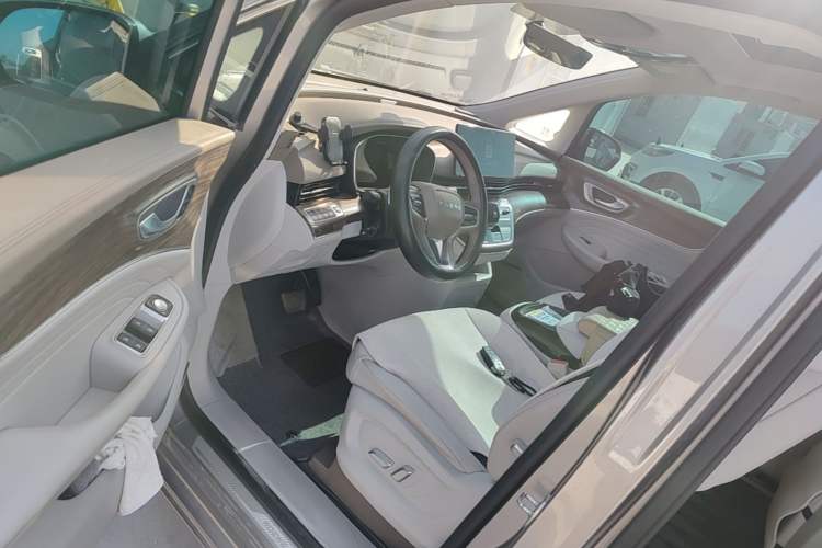 Used Roewe iMAX8 2023 400TGI Comfort Edition Driver Seat