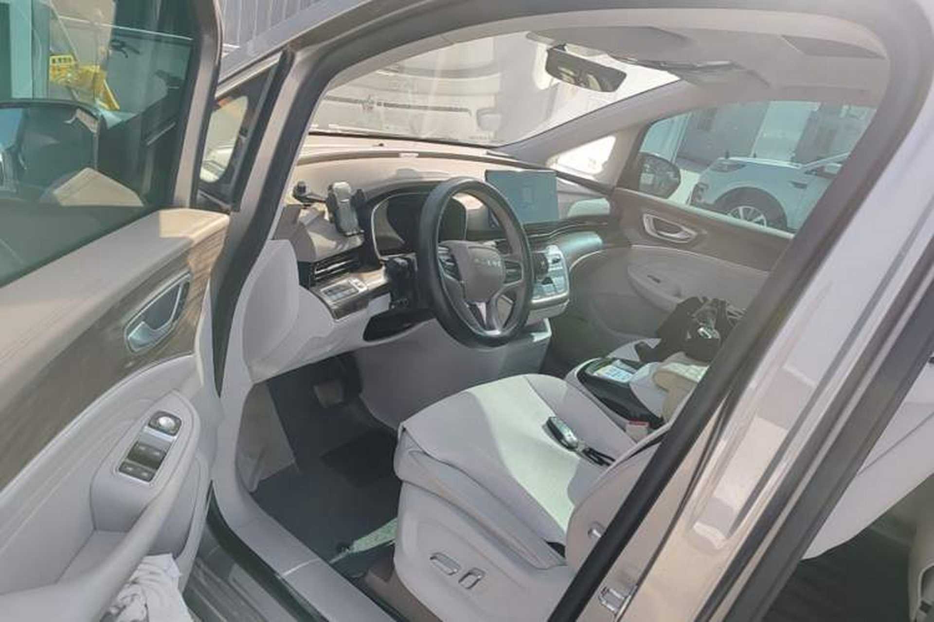 Used Roewe iMAX8 2023 400TGI Comfort Edition Left Front Seat