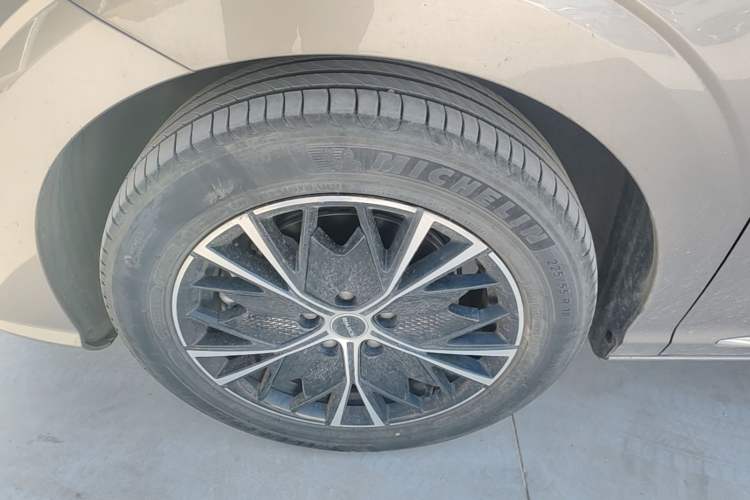 Used Roewe iMAX8 2023 400TGI Comfort Edition Left Front Wheel Hub
